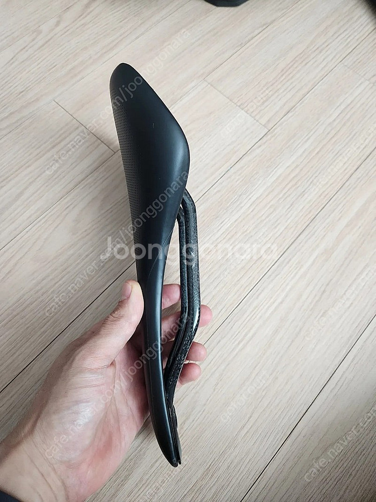 에스웍 투페 카본 안장--1