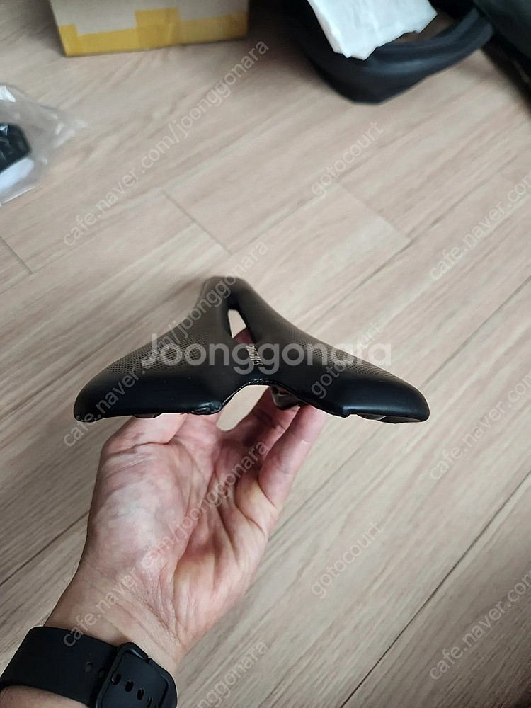 에스웍 투페 카본 안장--3