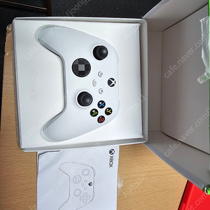 xbox 컨트롤러 포장만 뜯은 새제품이에요