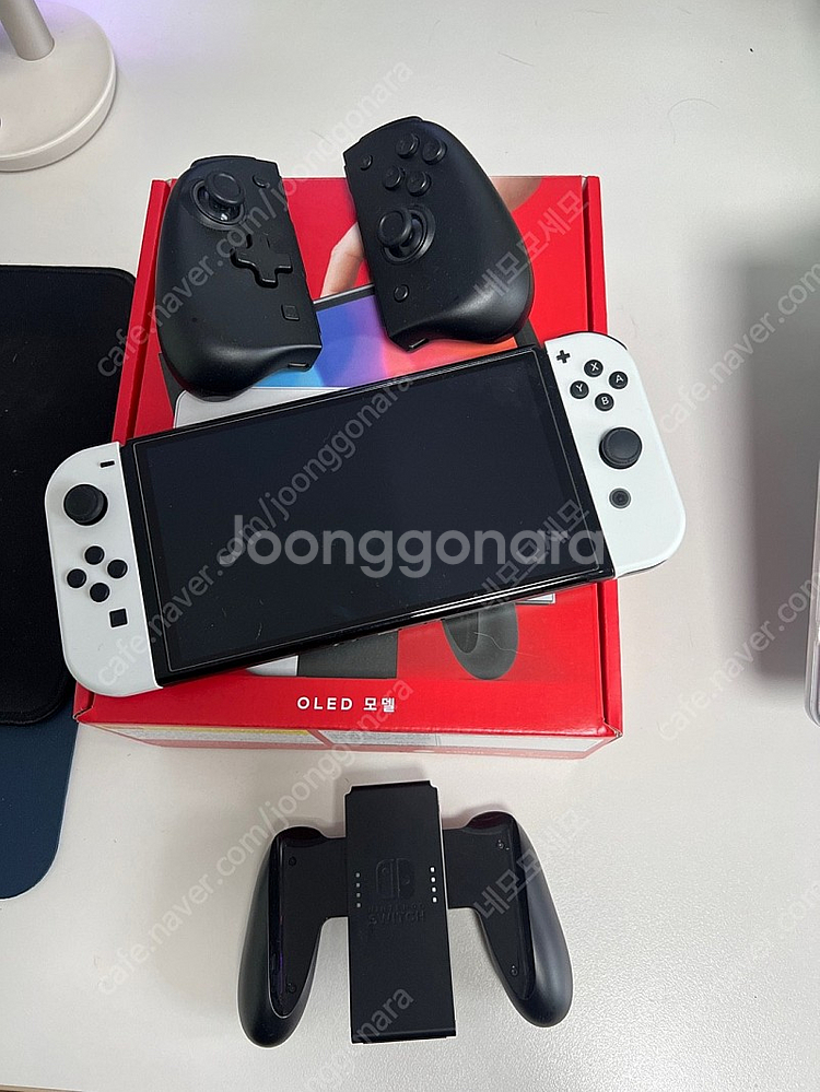 닌텐도 스위치 oled 풀박 + 추가 컨트롤러 팝니다....--0