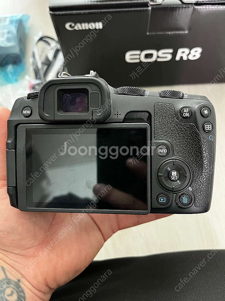 캐논 EOS R8 바디 팝니다--2