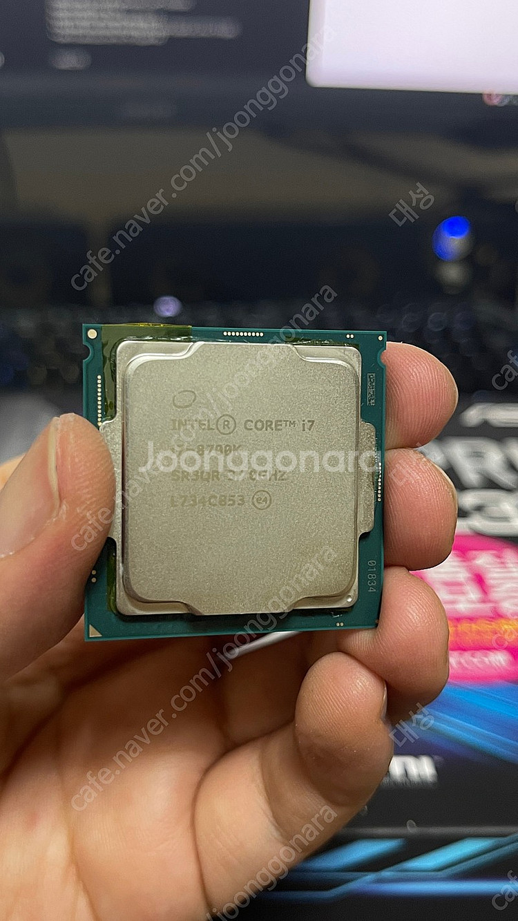 인텔 CPU 8세대 i7 8700K 커피레이크 팝니다.--2