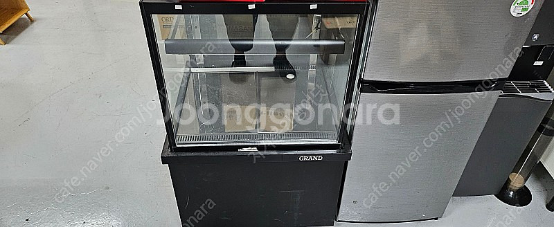 그랜드우성 쇼케이스 팝니다~--0