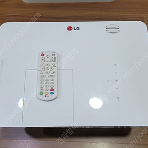 LG 빔프로젝터 BG630 팝니다 (사용시간 303시간)