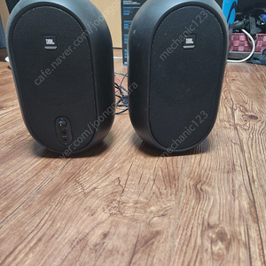 jbl104 스피커 판매합니다.