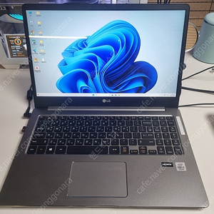 LG노트북 울트라기어 15UD70N-GX56K(RAM16GB, SSD1TB) 판매합니다.