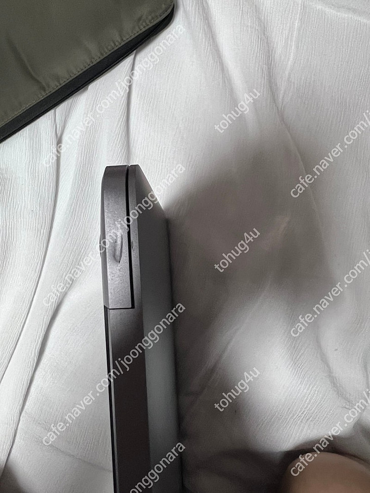 프리랜서로 쓰기 무난 개발자나 디자이너 맥북 2019 터치바 16인치--3