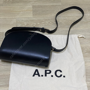 a.p.c 아페쎄 하프문 데미룬 사피아노 블랙 apc