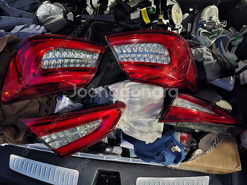 콰트로포르테 후미등 세트 팝니다 16년식 최저가--0