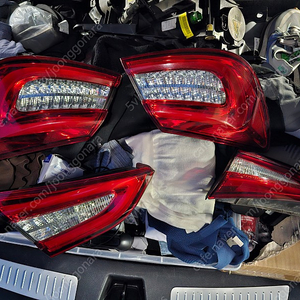 콰트로포르테 후미등 세트 팝니다 16년식 최저가