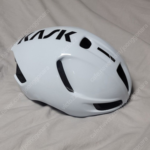 카스크 유토피아 흰색 M사이즈 자전거 헬멧