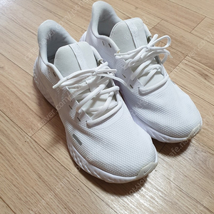 나이키 운동화 265 (표기) 275