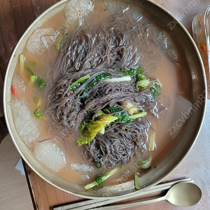 옛날 양푼이 놋그릇 10만.마라톤 타자기10만.골드스타 티브10만.모토로라 마이크로폰 4만