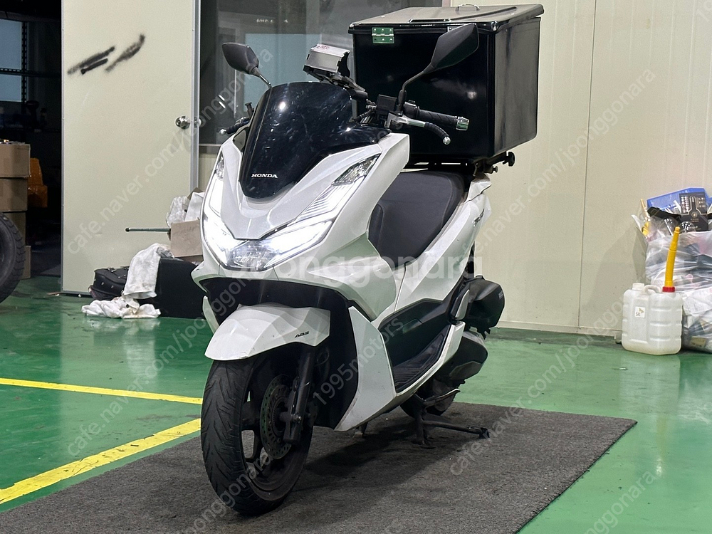 [판매] 혼다 PCX125 2021년식 ABS차량 화이트모델 적당한키로수 판매합니다.--0