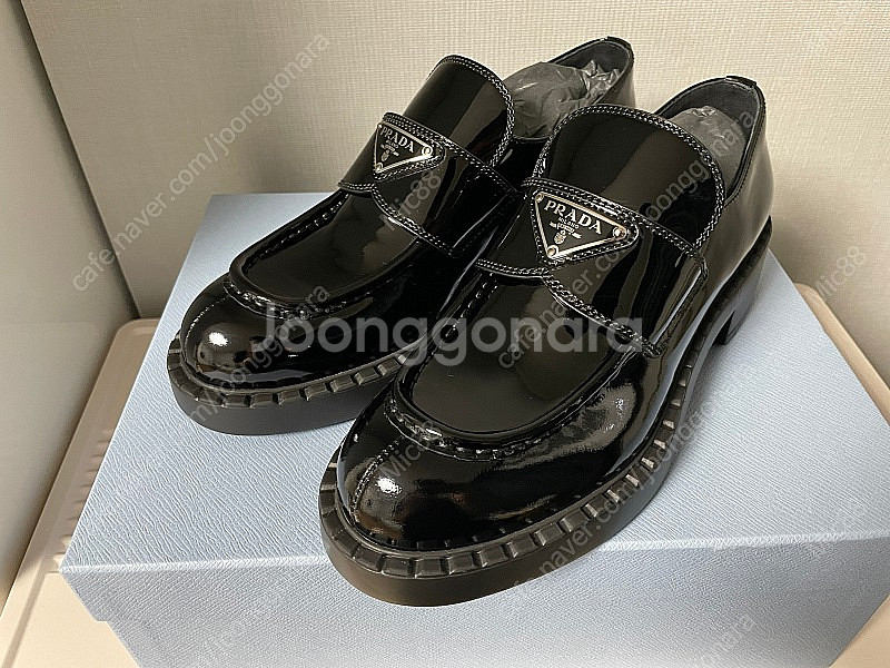 프라다 초콜릿 브러쉬드 로퍼--0