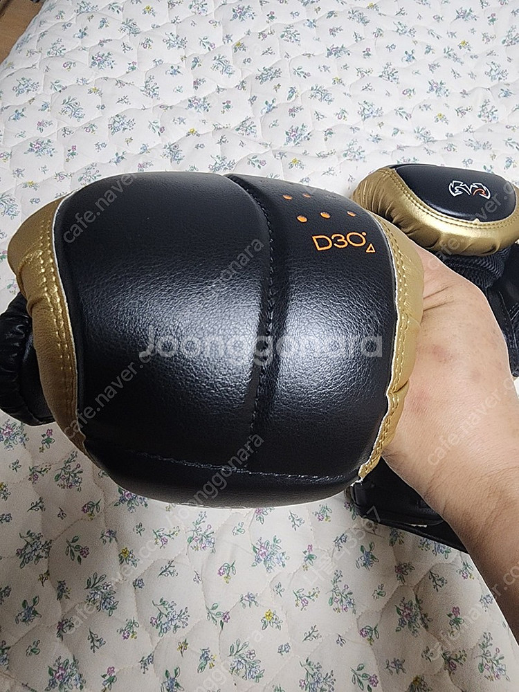 라이벌 rb10 글러브 팝니다.--2