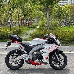 아프릴리아 rs4 125 15년식 팝니다 ㅎㅎ