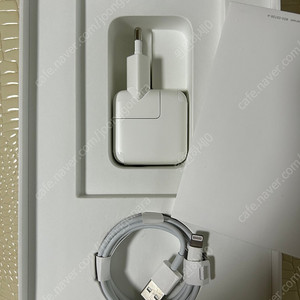 (미사용) 아이패드 미니5 박스, 충전기, 케이블