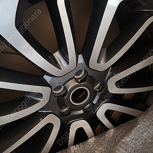 레인지로버 보그 순정 바람개비 휠 판매합니다.