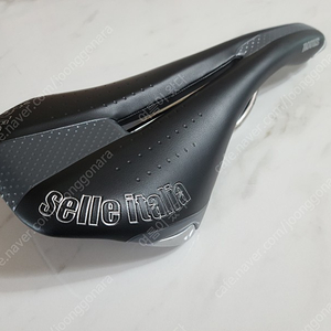 SELLE ITALIA (셀레이탈리아) NOVUS TM Mn BLK L FLOW 블랙 자전거안장