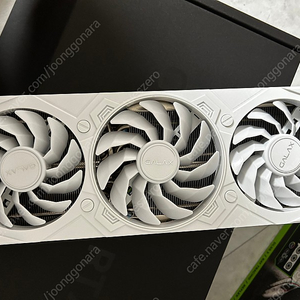 갤럭시 Rtx4070ti 화이트