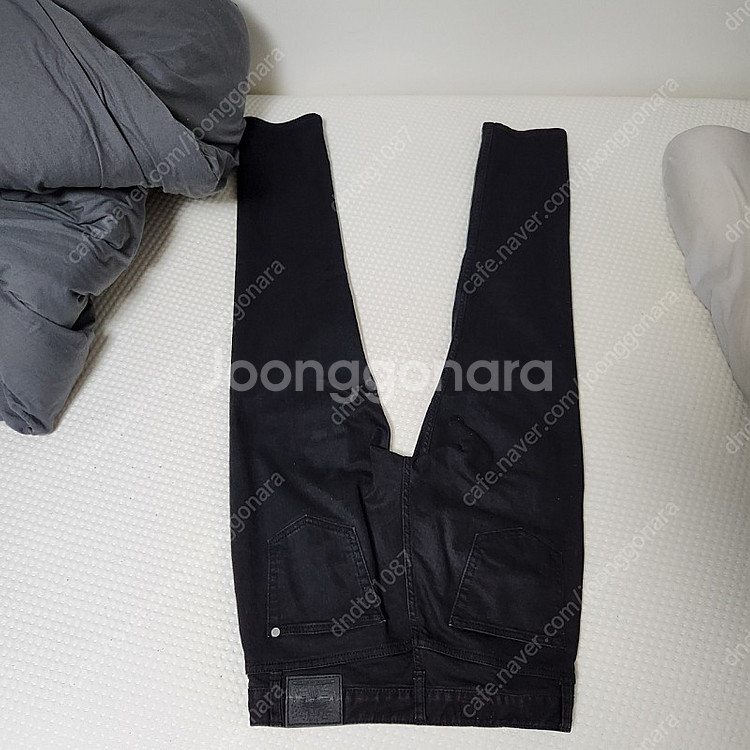 모드나인 Black in Black - MOD4crop--2