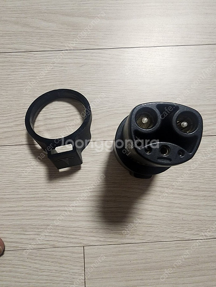 테슬라 정품 완속충전 어댑터 J1772 락링 포함.--1