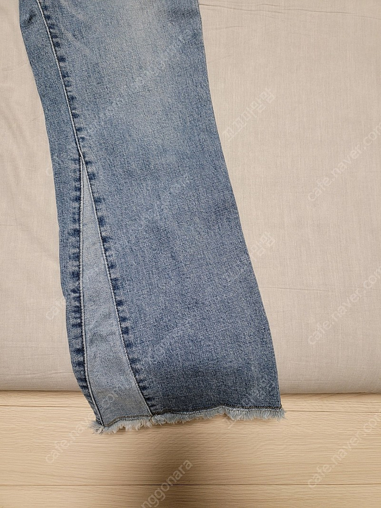 지컷 청바지 부츠컷 이미지