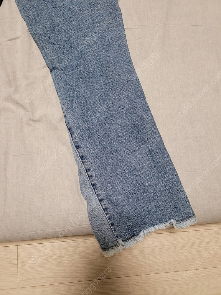 지컷 청바지 부츠컷 이미지