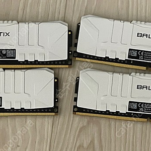 DDR4-3200 CL16 White 마이크론 발리스틱