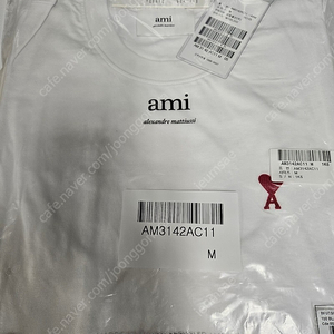 [새상품] Ami Crewneck T-shirt with Ami Heart Embroidery - White