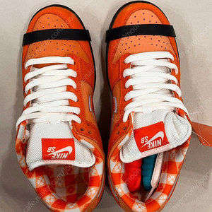 나이키 Nike SB Dunk Low Orange Lobster Regular Box (250size)