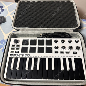 AKAI MPK Mini MK2 화이트