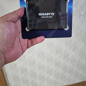 미개봉 240GB SSD 팝니다