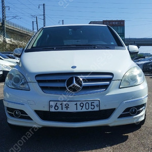 벤츠 B200 화이트색상 390만원 팝니다. (1개월 2000KM 보증가능)