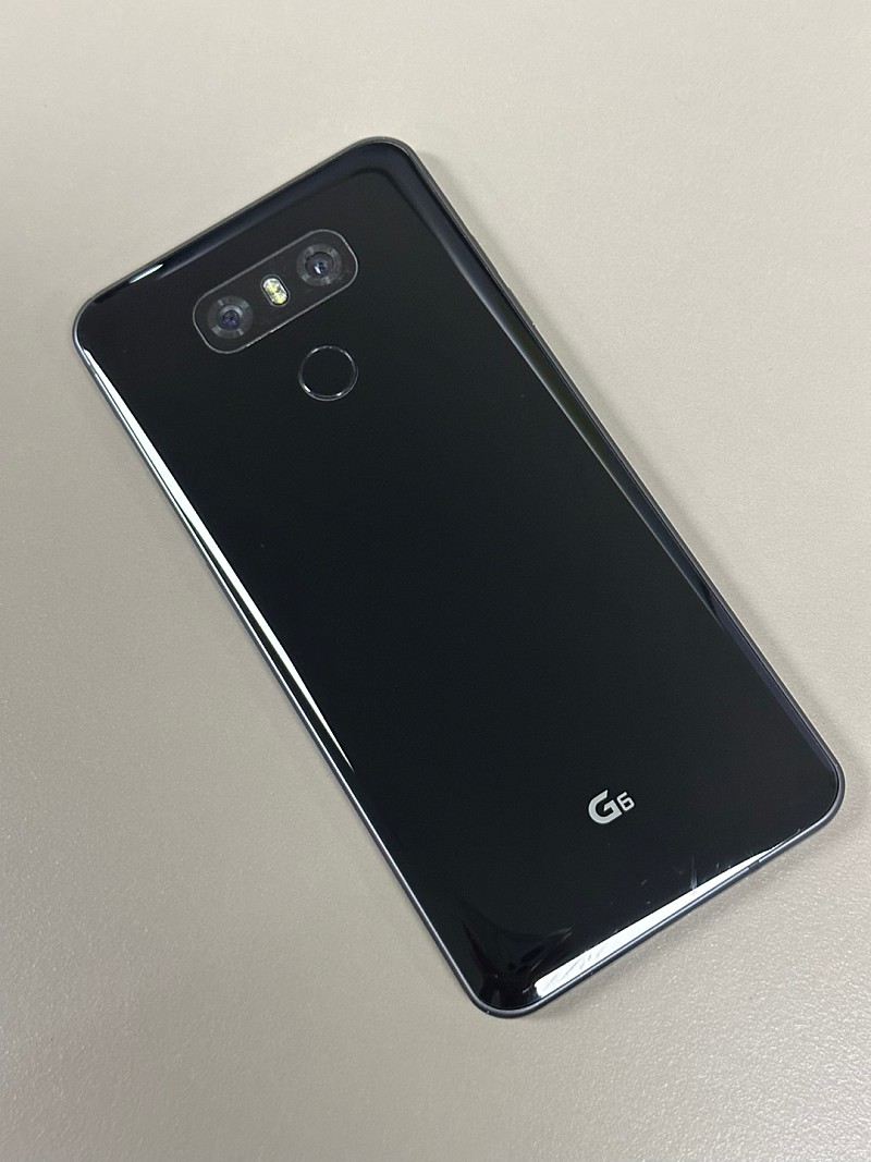 *SKT* LG G6 블랙 64기가 파손없는 상태좋은단말기 5만원에 판매합니다