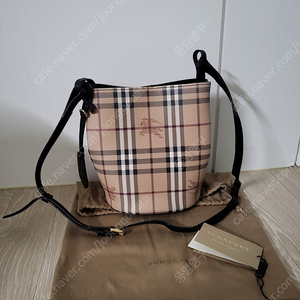 버버리 헤이마켓 론 버킷백 정품