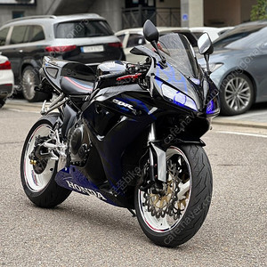 [판매] 혼다 cbr1000rr 2006년식 요시무라 풀베기 좋은금액에 판매합니다