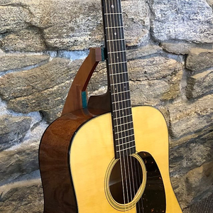 마틴 MARTIN D-18 2023'