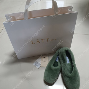 (새상품) 래트바이티 LATT BY T 램스 퍼 플랫 슈즈 사이즈 240