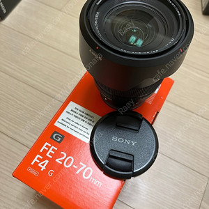 소니 SEL2070G 렌즈 팝니다.