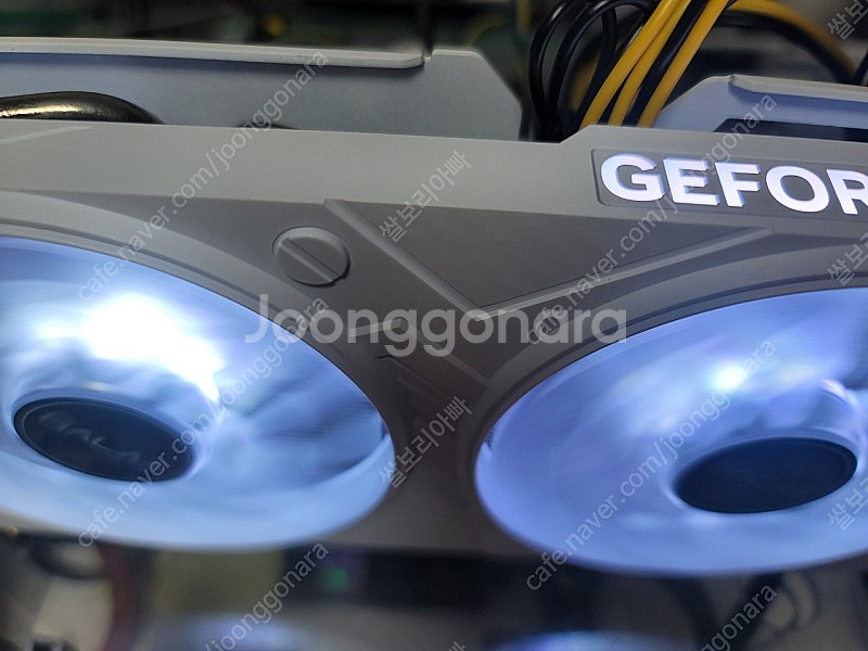 GALAX RTX4060 그래픽카드 팝니다.--2