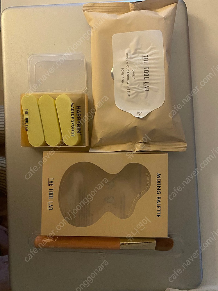 더툴랩 제품들 (믹싱팔레트+231L +해피림 스폰지 +브러쉬 클렌징티슈)--0