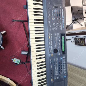 세기의 명기 Roland E-70 판매합니다 (신디싸이저)