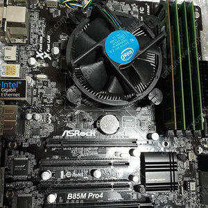 E3 1231 v3 (i7 4790 동급)+ asrock b85m pro4 (4소켓)보드 팝니다