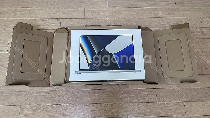 2021 맥북프로 M1 pro 16인치 실버 팝니다(상...--0