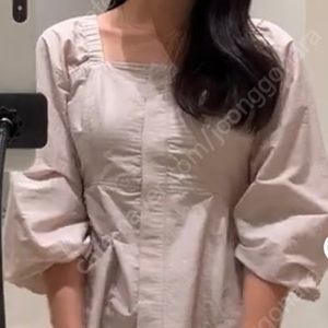 시에 sie 리안 스퀘어넥 블라우스 피치베이지 xs