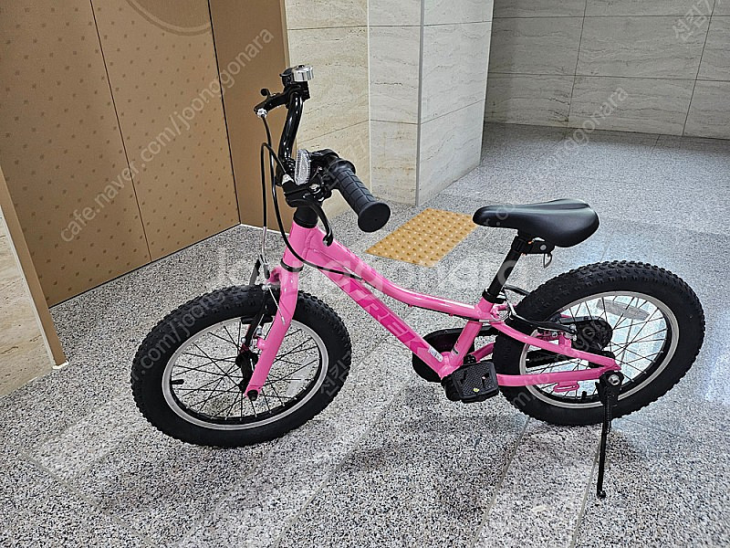 어린이 자전거 트렉 프리칼리버 16 핑크--1