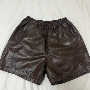 띵크 플랜트 LOGO ECO LEATHER BANDING SHORTS