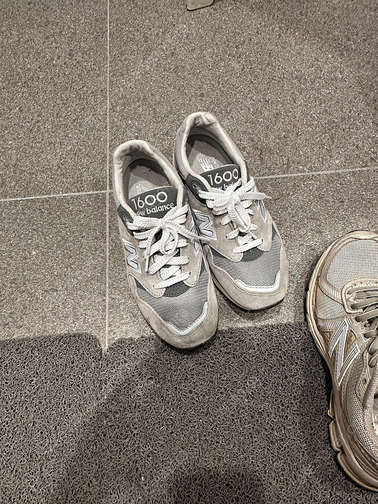 *추가가격인하*[뉴발란스]CM1600EM운동화 230*택배포함--3